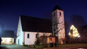 Die Auferstehungskirche zu Weihnachten